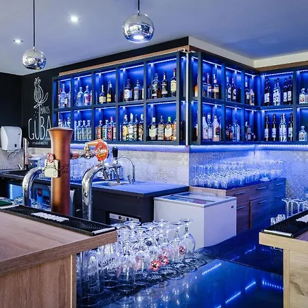 Guba Vendeghaz Bed & Breakfast