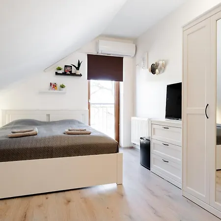 Guba Vendeghaz Bed & Breakfast