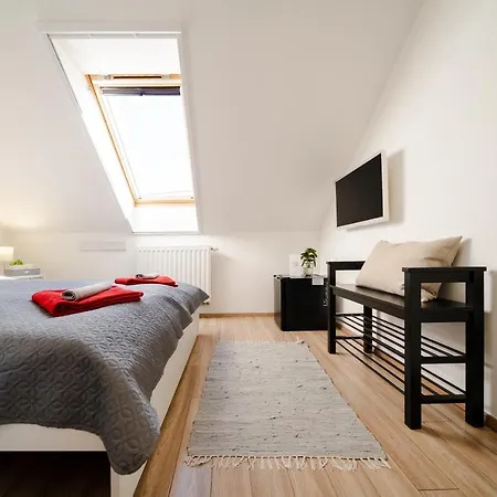 Guba Vendeghaz Bed & Breakfast *